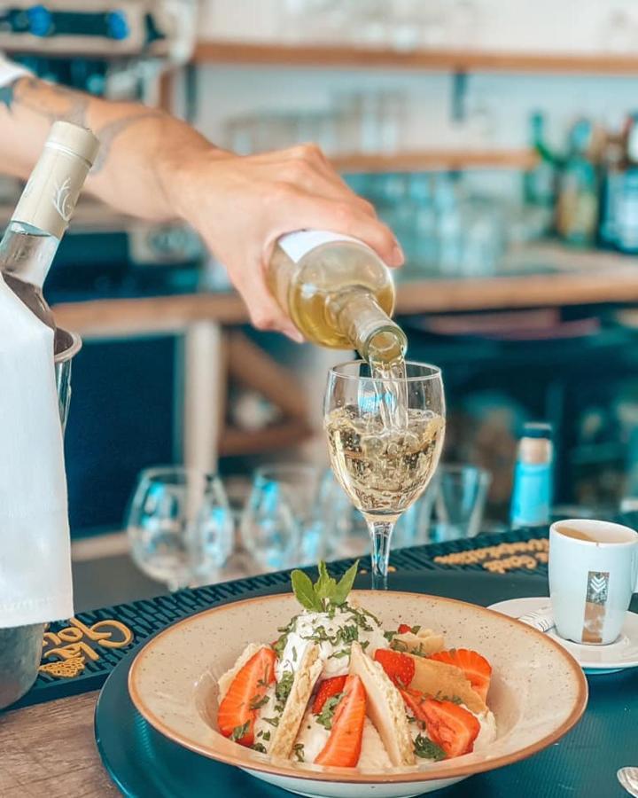 Hotel Lido Beach Hyeres Bagian luar foto