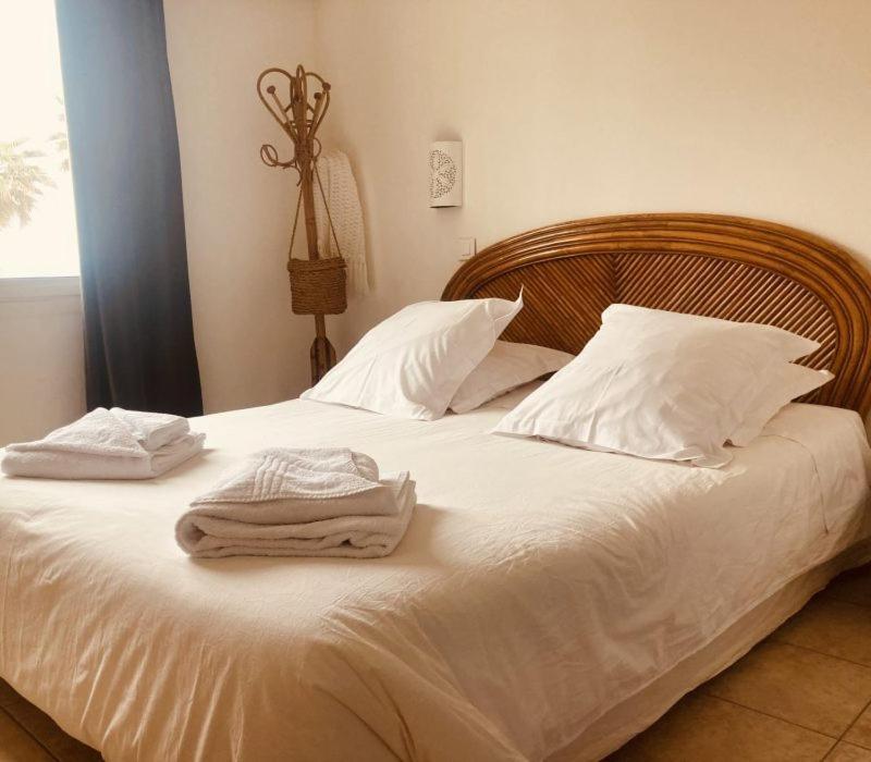 Hotel Lido Beach Hyeres Bagian luar foto