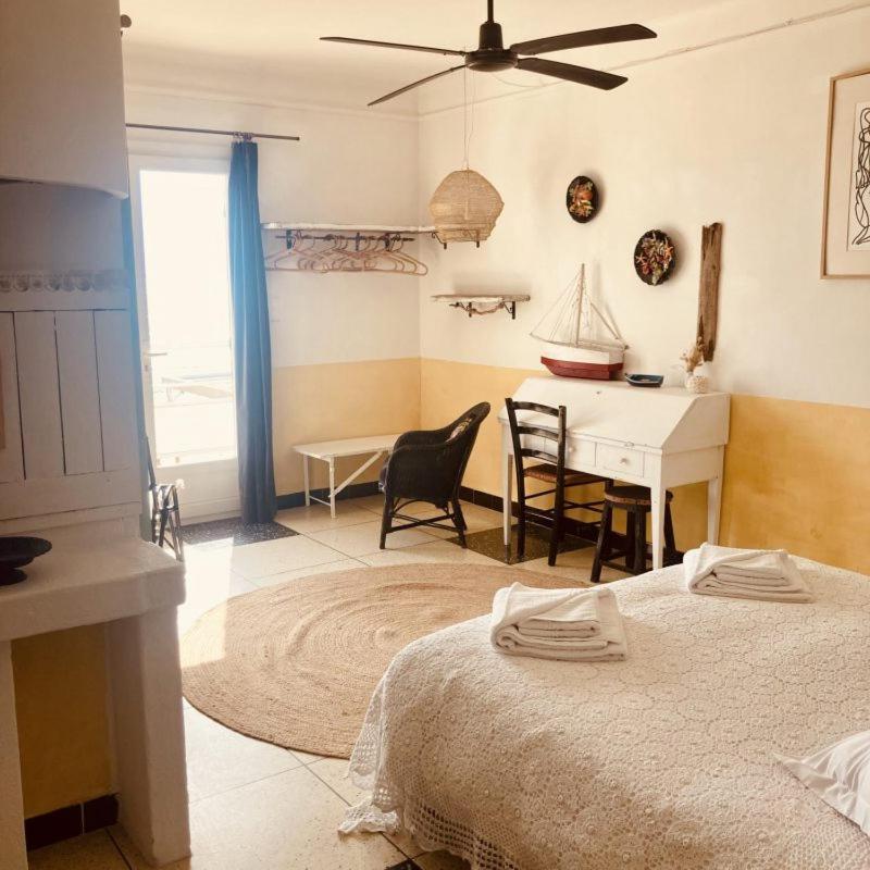Hotel Lido Beach Hyeres Bagian luar foto