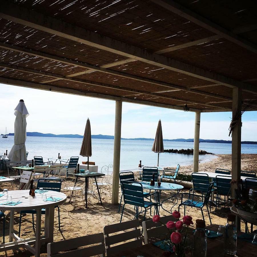 Hotel Lido Beach Hyeres Bagian luar foto
