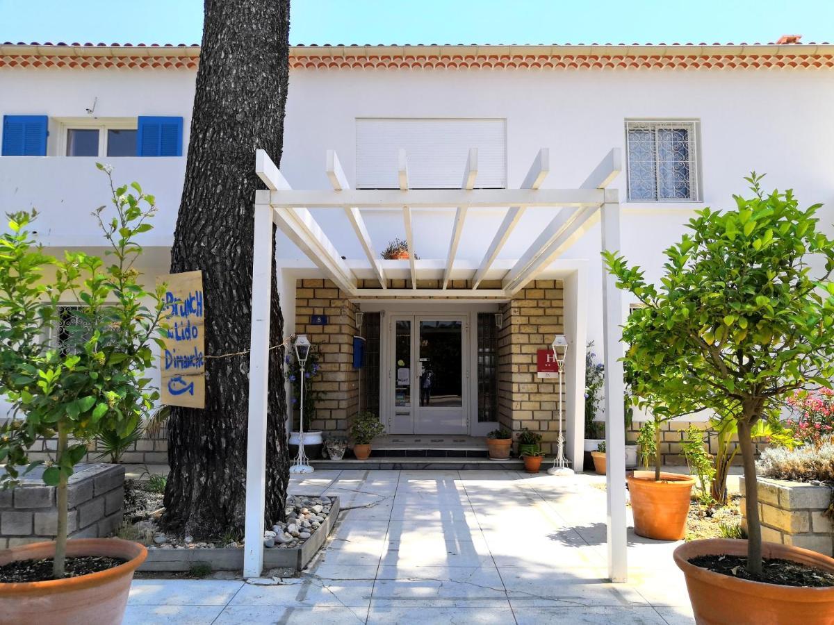 Hotel Lido Beach Hyeres Bagian luar foto